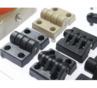 PLASTİK MENTEŞE 49*49 VİDALI